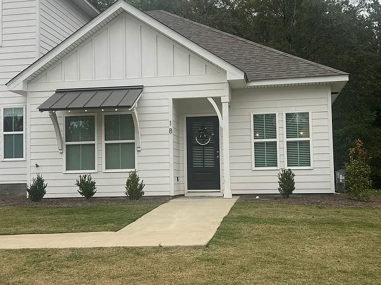 630 Village Dr #18 — Photo 1