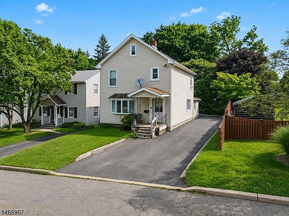 2nd image of 9 Chestnut St
