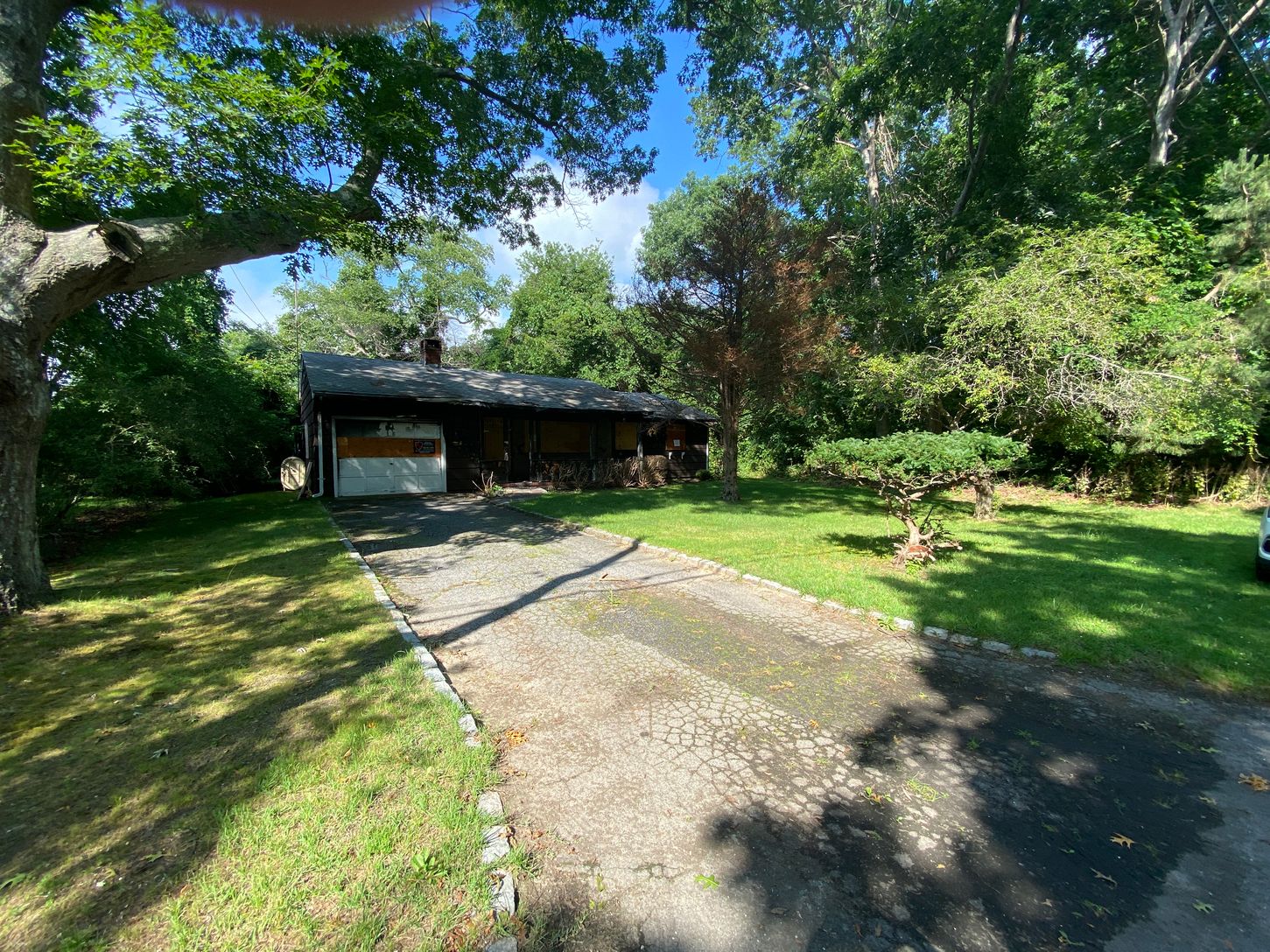  Front with driveway