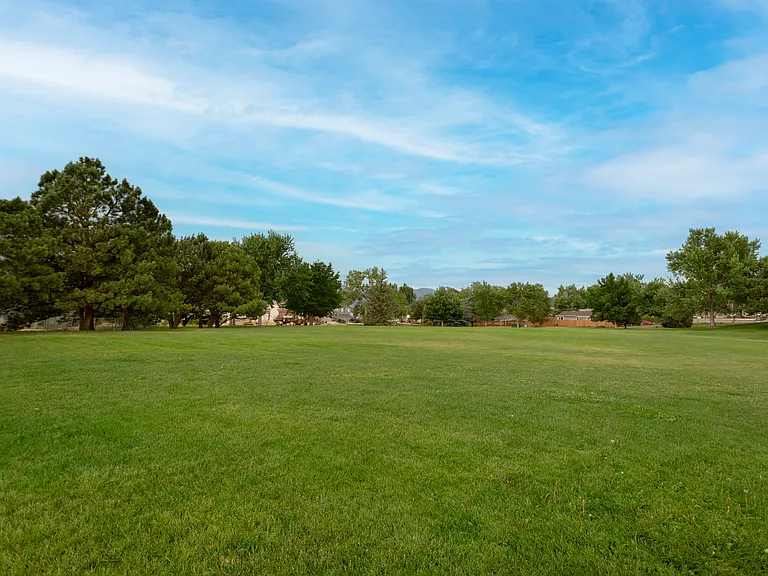 3715 N Hancock Ave — Photo 44