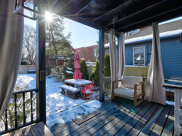243 Jackson St — Photo 2