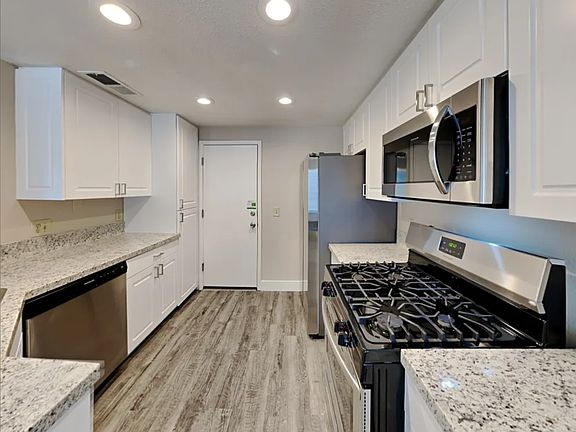 4th image of 112 Pomelo Ct #113
