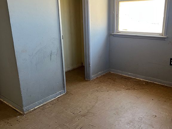 5th image of 326 E Williams St
