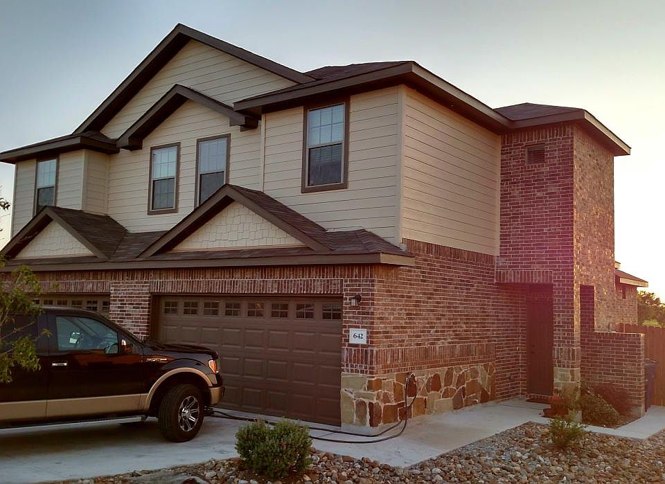 1st image of 642 Creekside Cir