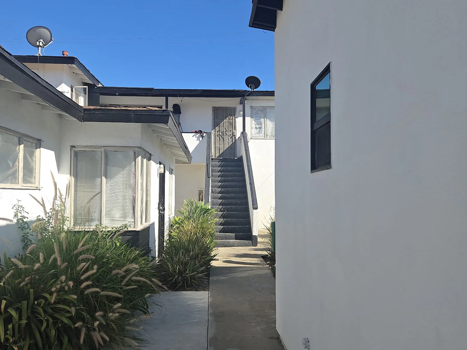10024 Ben Hur Ave — Photo 2