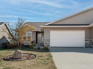 518 Prairie Hill Dr, Atkins, IA