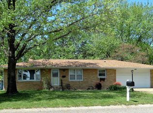 105 Heritage Ln, Delavan, IL 61734