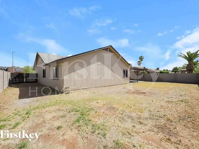 1419 W Ross Ave — Photo 15