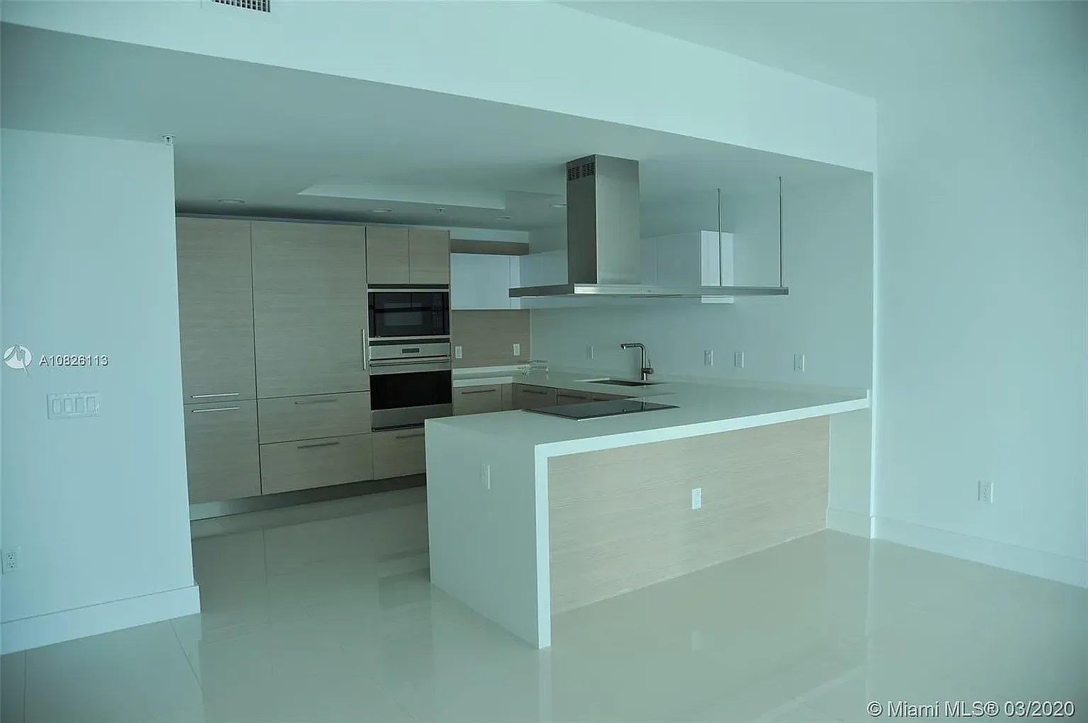 2 bed, 2.5 bath, 1718 sqft, $5,500 — Photo 2