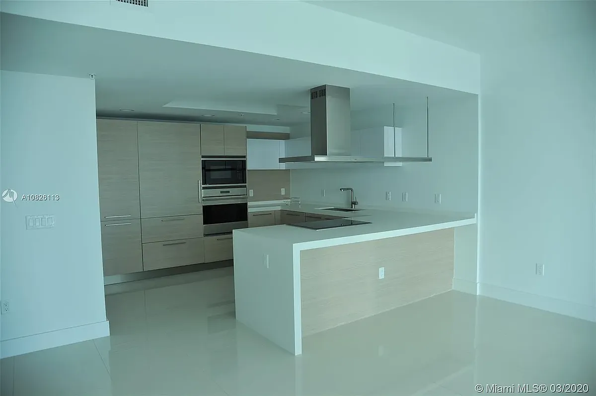 Building Photo - 17301 Biscayne Blvd #705