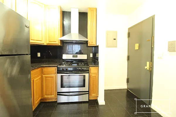 Rented by Grand & Co. | media 2