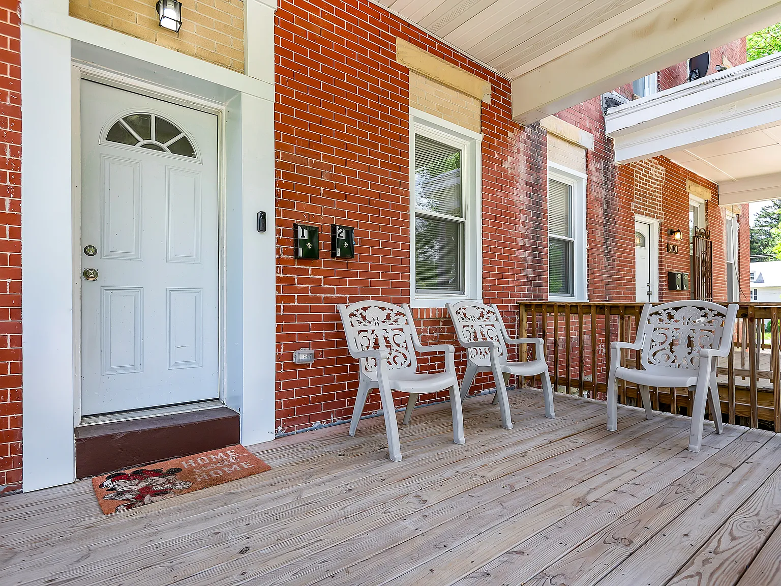 3 bed, 1.5 bath, 1500 sqft, $1,895 — Photo 1