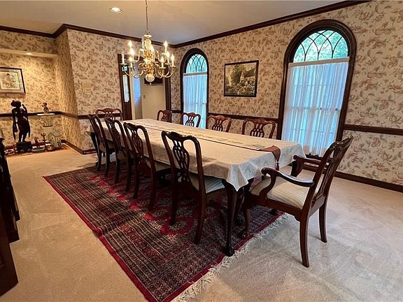 5th image of 258 Cobblestone Dr