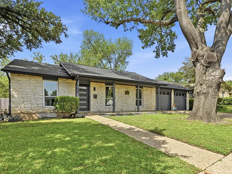 1605 Springer Ln — Photo 2