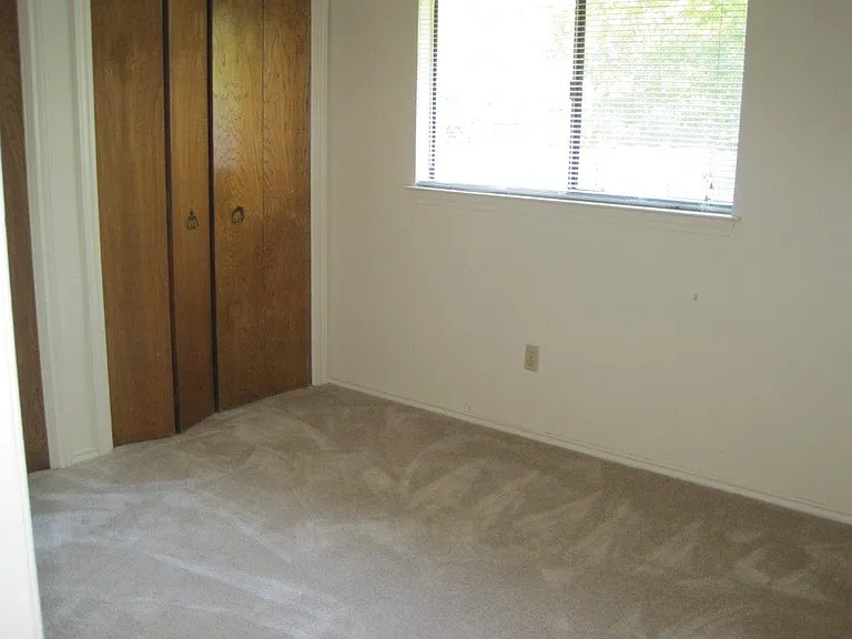 16029 Stoneham Cir — Photo 6