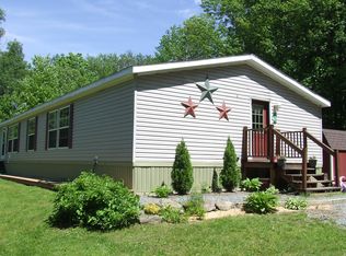 147 Plumb Rd, Readsboro, VT 05350