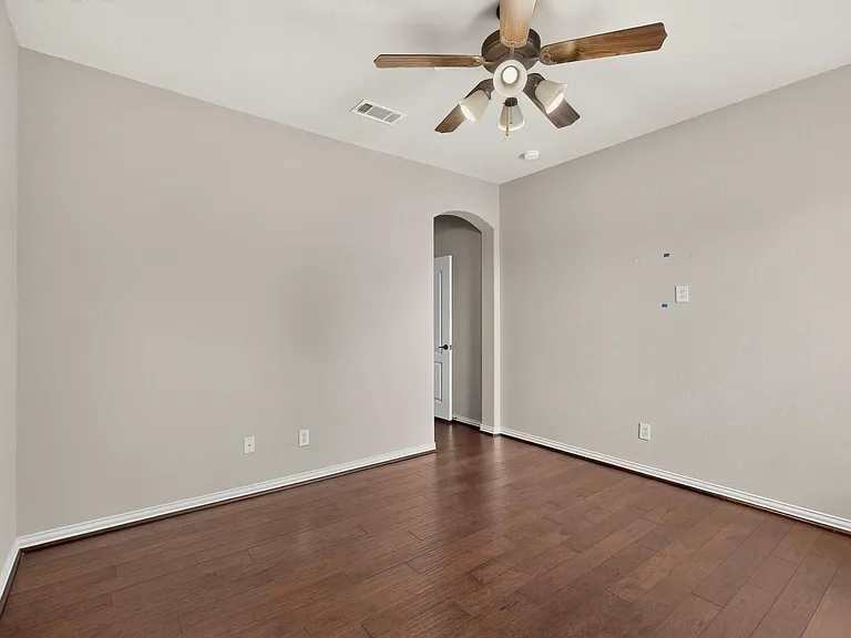 475 Fenwick Dr — Photo 26