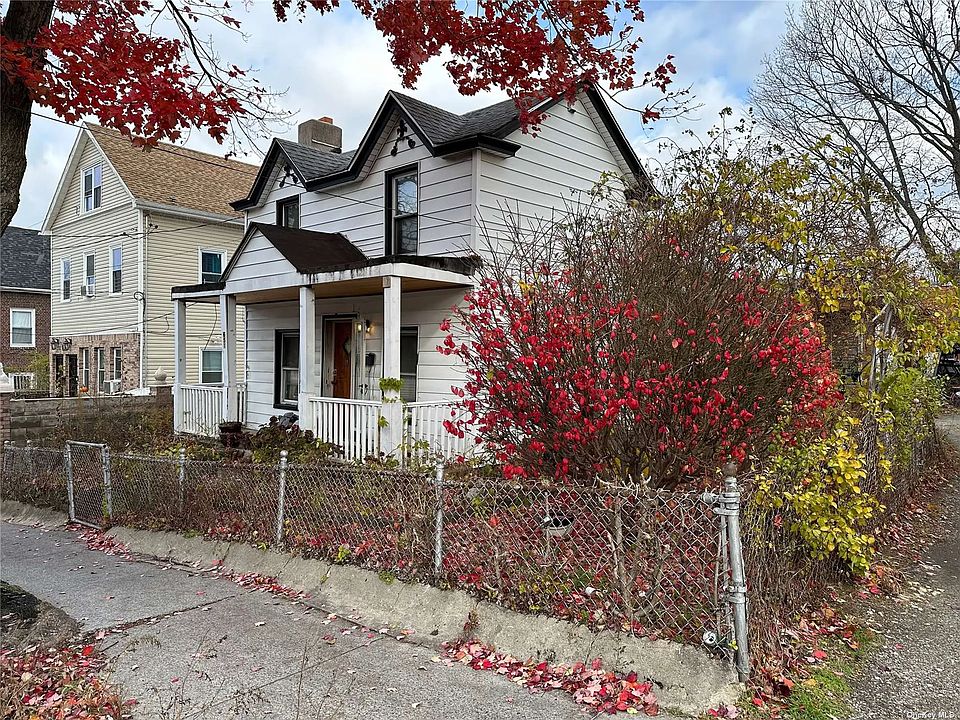 2nd image of 651 E 219th St