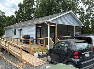 109 S Cardinal Dr, New London, NC 28127