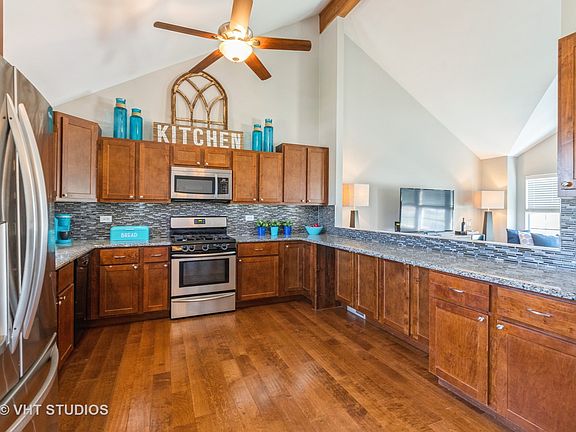 3rd image of 8050 Harvest Dr