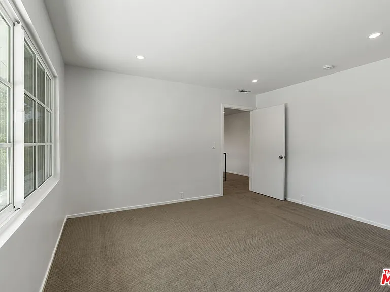 3062 Arrowhead Dr — Photo 22