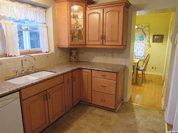 4th image of 5200 Dahlia Dr
