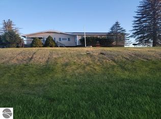 1058 E Rose City Rd, Rose City, MI 48654