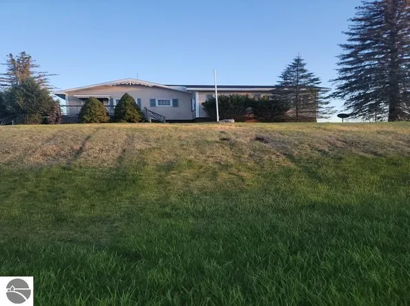 1058 E Rose City Rd, Rose City, MI 48654