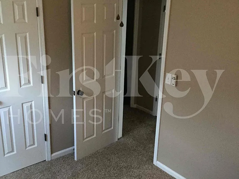 1115 Ivey Ln — Photo 11
