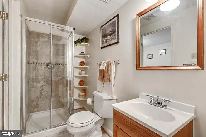 16607 Accolon Ct — Photo 3