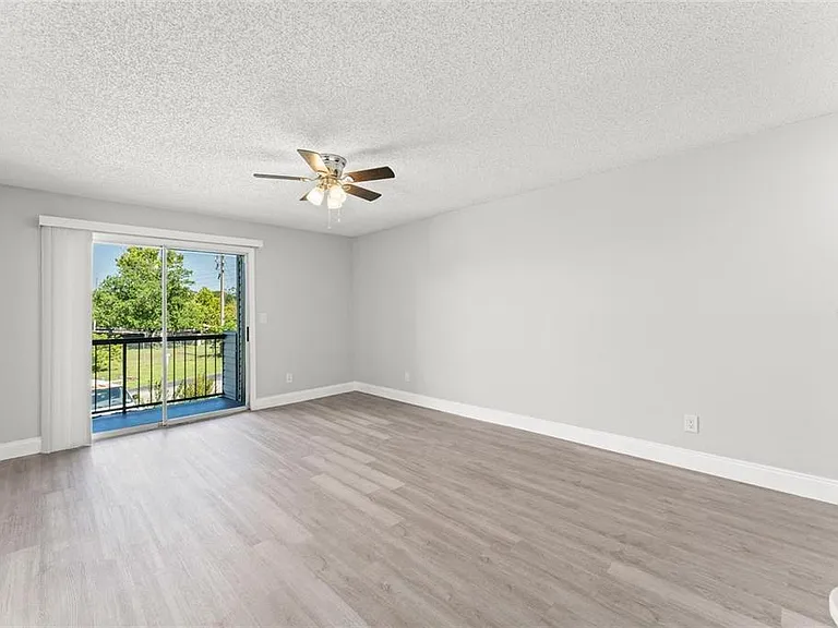 1932 Lake Atriums Cir #69 — Photo 4