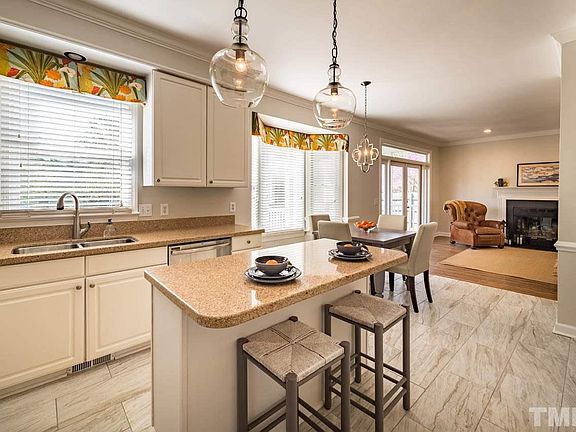 5th image of 100 Green Willow Ct