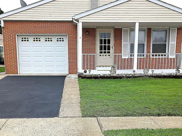 4 Haiti Ct, Toms River, NJ 08757