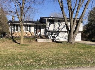 214 Fury Ln, Neenah, WI 54956