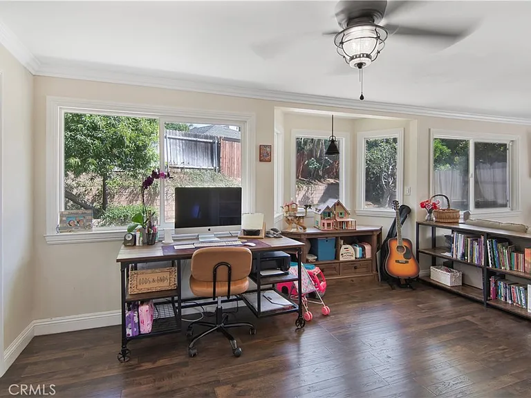 742 Sherwood St — Photo 20