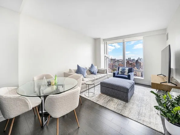 252 South St #37H, New York, NY 10002