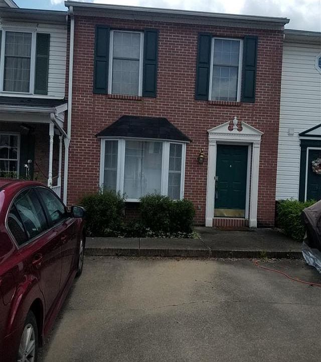 1st image of 910 Ashton Pl