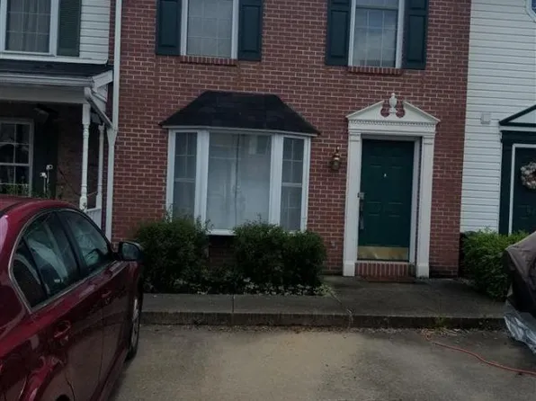 910 Ashton Pl, Morgantown, WV 26508