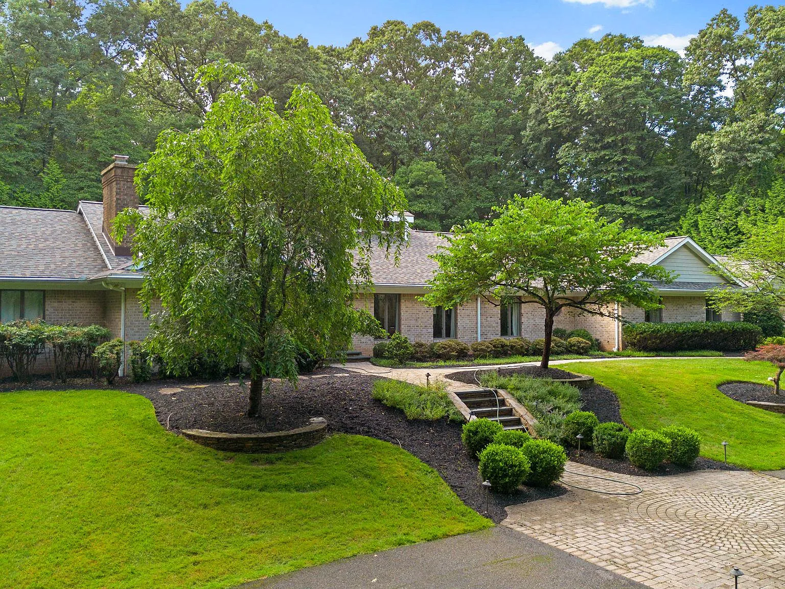 6 bed, 8.0 bath, 10045 sqft, $9,500 — Photo 3