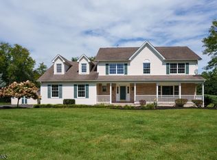 10 Wesley Ct, Skillman, NJ 08558