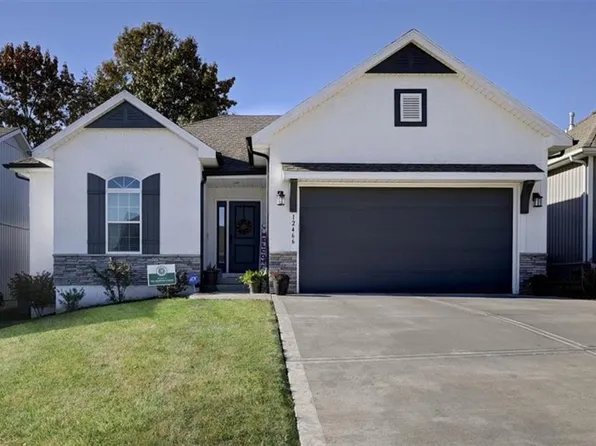 12466 Meadow Ln, Kansas City, KS 66109