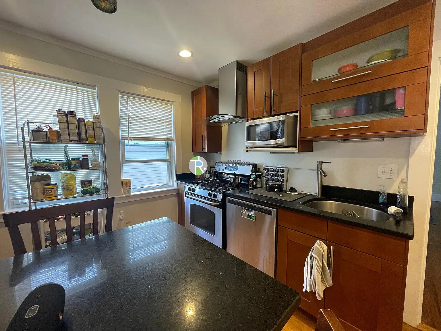 4 bed, 1.0 bath, $5,800 — Photo 2