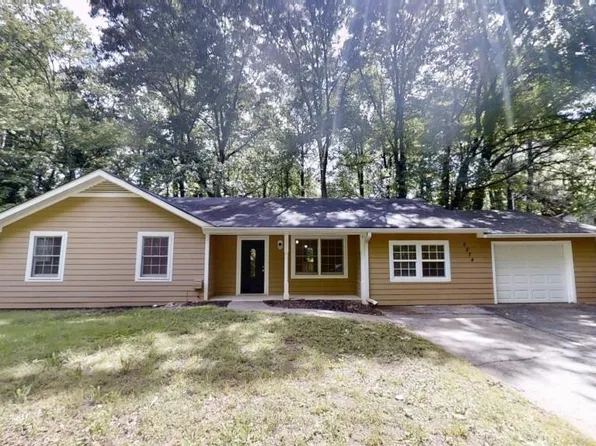 5574 Oak Grove Dr, Acworth, GA 30102