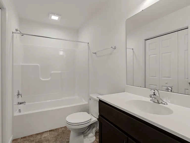 Towns Edge Apartments — Photo 29
