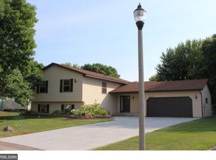 2285 Henna Ave N, Oakdale, MN 55128