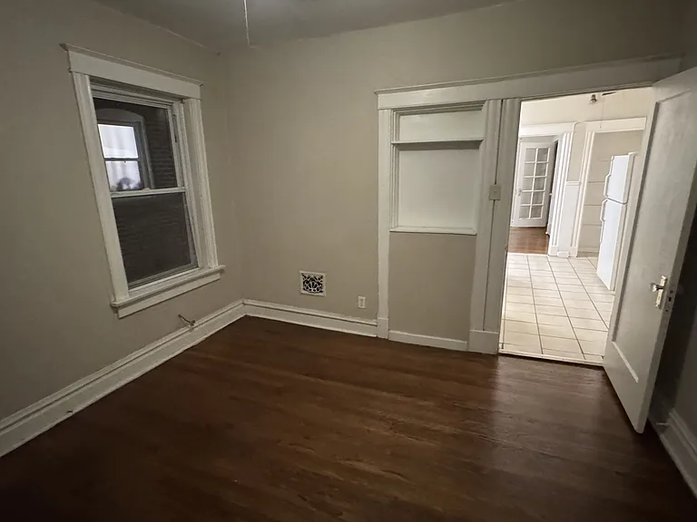2114 Portis Aveapt #A — Photo 8