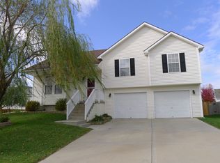 2913 Rolling Hills Dr, Platte City, MO 64079