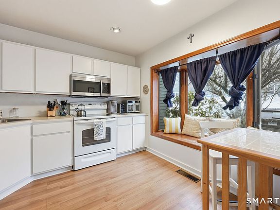 5th image of 21 Butternut Knolls #21