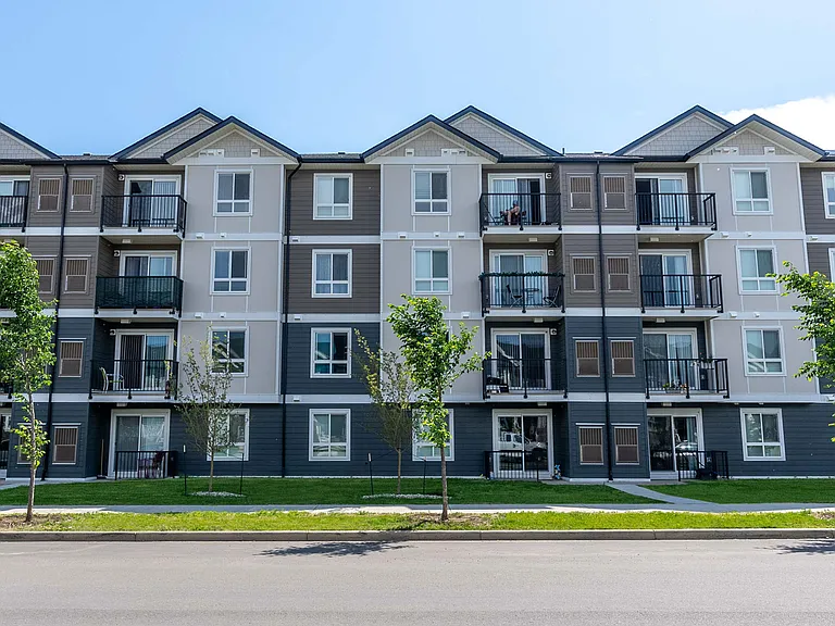 1159 Rosenthal Blvd NW — Photo 3