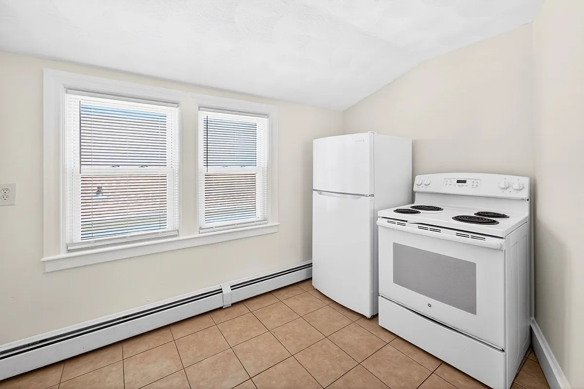 Unit Photo - 91 Wabun Ave #3